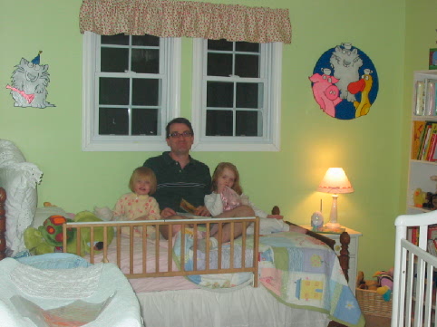 2006_04_01 Cate Randy and Jane reading stories in Cates bed.jpg